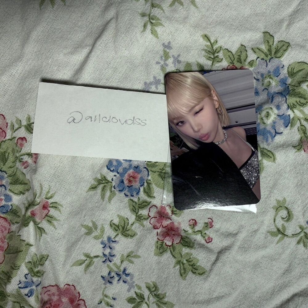 le sserafim chaewon easy hello82 pop-up exclusive photocard, coachella outfit